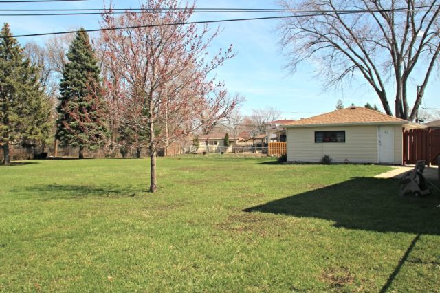 2437 Peter Rd, Des Plaines, IL 60018 photo 21