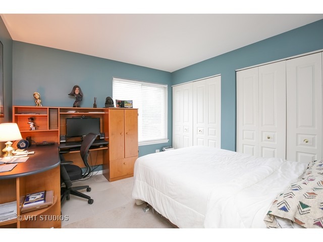 888 Mesa Dr, Elgin, IL 60123 photo 16