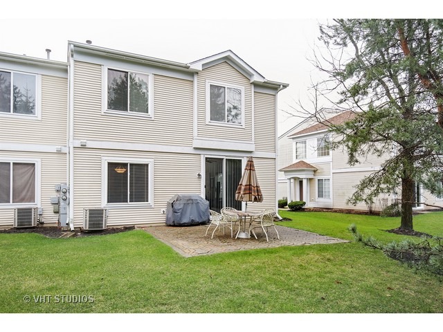 888 Mesa Dr, Elgin, IL 60123 photo 19