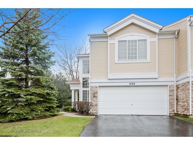 888 Mesa Dr, Elgin, IL 60123 photo 1