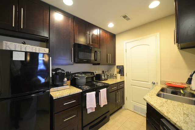 1313 E Wyndham Cir #102, Palatine, IL 60067 photo 2