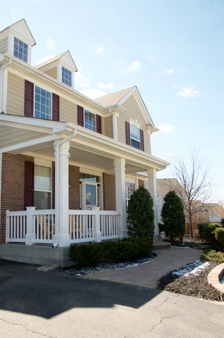 335 Weymouth Ave, Elgin, IL 60124 photo 2