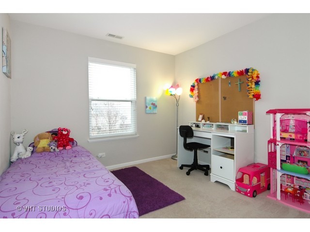 314 Buffalo Dr, Elgin, IL 60124 photo 13