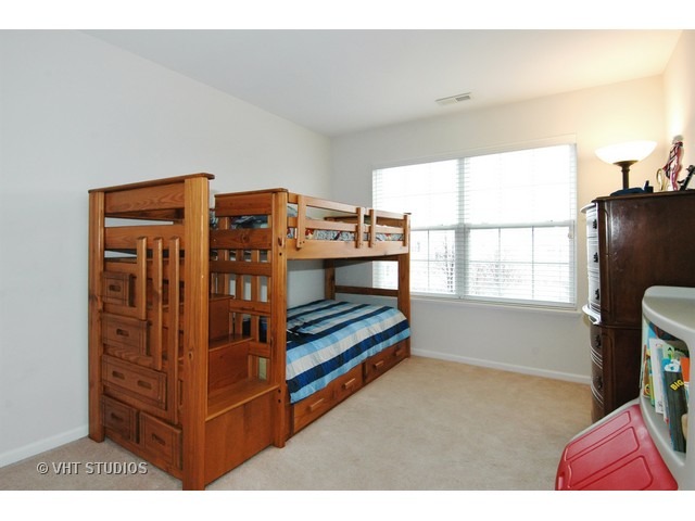 314 Buffalo Dr, Elgin, IL 60124 photo 14