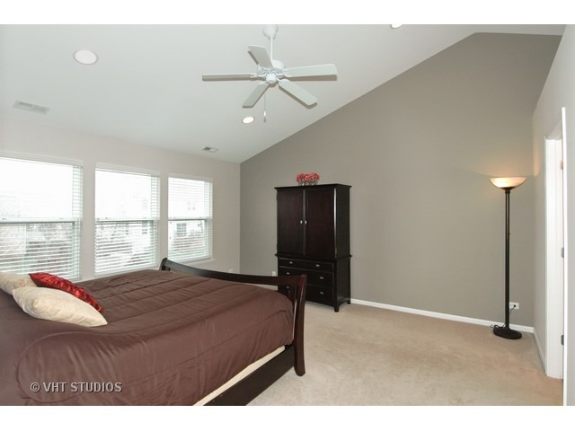 314 Buffalo Dr, Elgin, IL 60124 photo 10