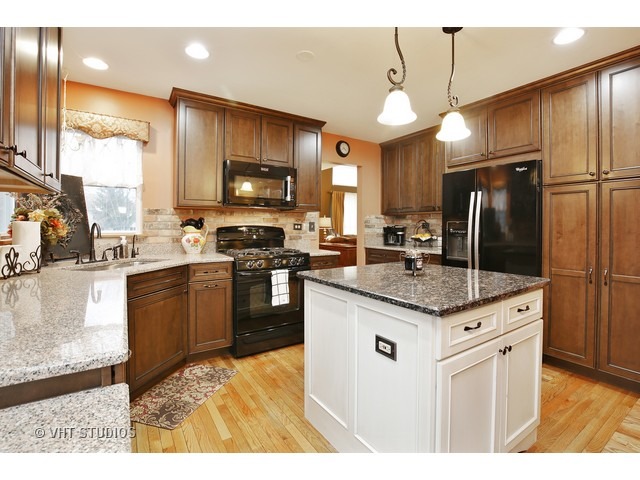 7 Driftwood Ct, Algonquin, IL 60102 photo 4