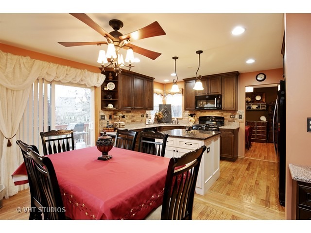 7 Driftwood Ct, Algonquin, IL 60102 photo 5