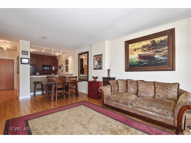 100 E 14th St #908, Chicago, IL 60605 photo 5