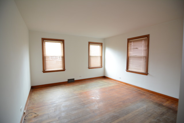1269 Van St, Elgin, IL 60123 photo 11