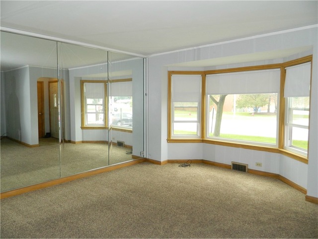 1333 E Oakton St, Des Plaines, IL 60018 photo 3