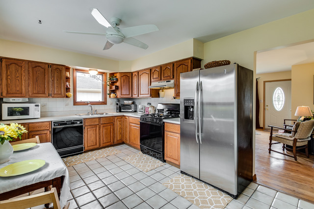 286 Pinehurst Dr, Des Plaines, IL 60016 photo 6