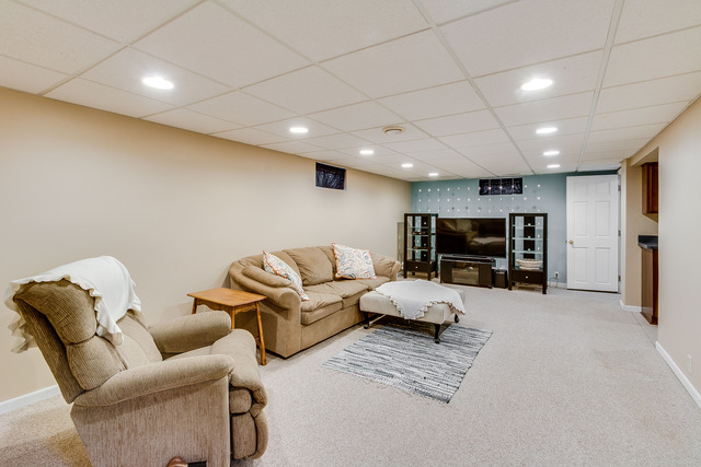286 Pinehurst Dr, Des Plaines, IL 60016 photo 15