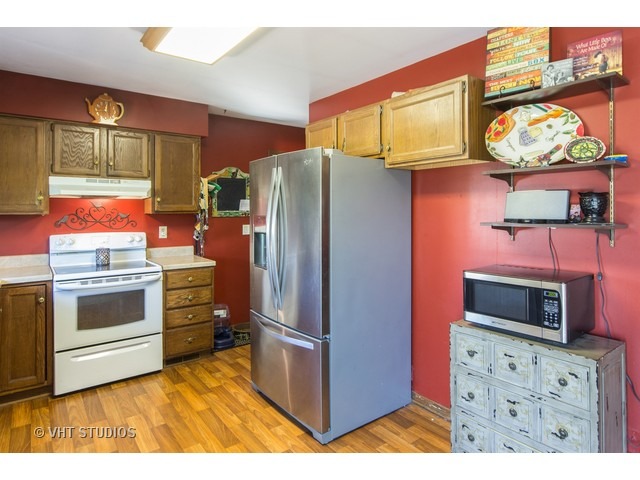 314 Windsor Dr, Ottawa, IL 61350 photo 4