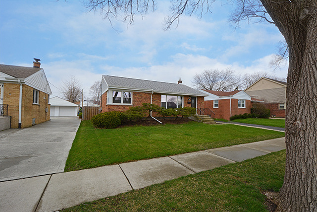 1338 S 6th Ave, Des Plaines, IL 60018 photo 2