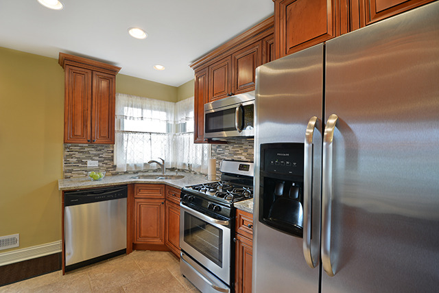 1338 S 6th Ave, Des Plaines, IL 60018 photo 8