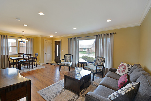 1338 S 6th Ave, Des Plaines, IL 60018 photo 4