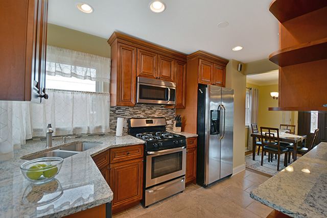 1338 S 6th Ave, Des Plaines, IL 60018 photo 9