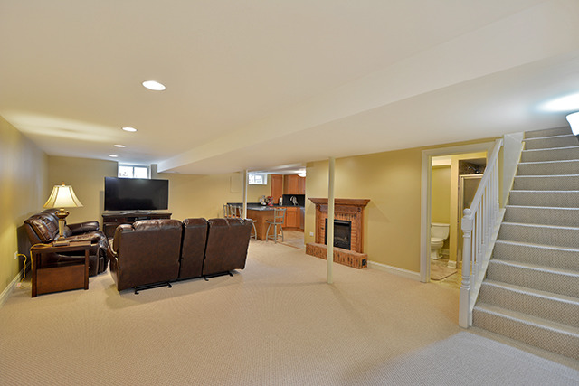 1338 S 6th Ave, Des Plaines, IL 60018 photo 17