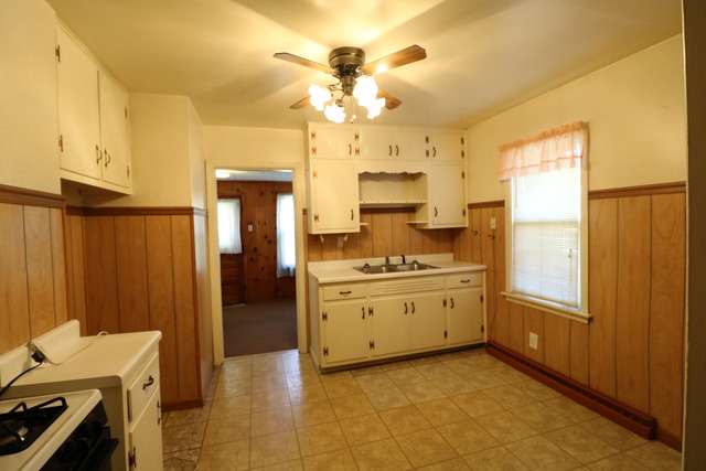 425 Table St, Lockport, IL 60441 photo 2
