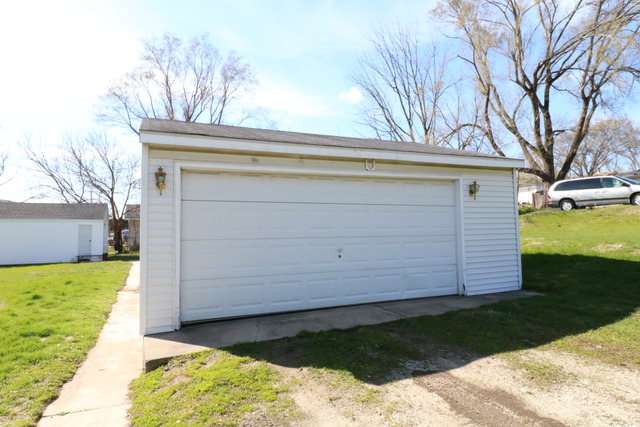 425 Table St, Lockport, IL 60441 photo 9
