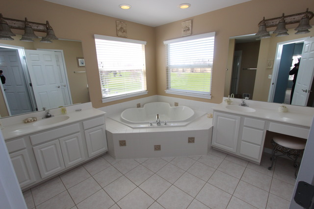 1910 Bison Ln, Mchenry, IL 60051 photo 19