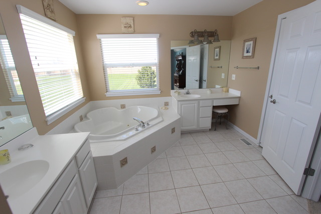 1910 Bison Ln, Mchenry, IL 60051 photo 20