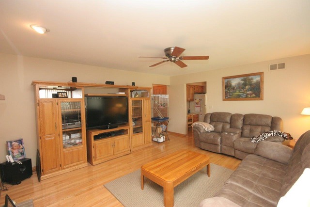 1066 Wakefield Dr, Elgin, IL 60120 photo 10