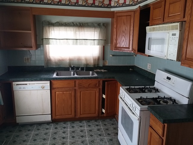 16239 Richmond Ave, Markham, IL 60428 photo 6