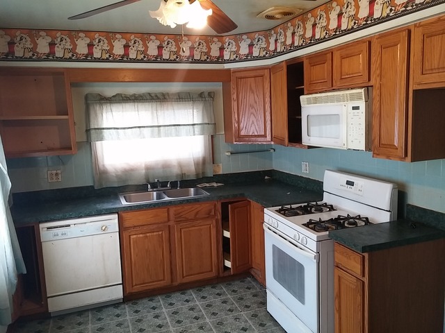 16239 Richmond Ave, Markham, IL 60428 photo 4
