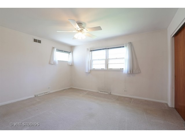 604 Juniper Dr, Naperville, IL 60540 photo 9