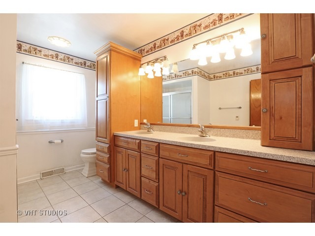 604 Juniper Dr, Naperville, IL 60540 photo 12