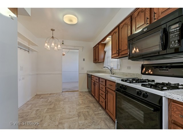 604 Juniper Dr, Naperville, IL 60540 photo 6