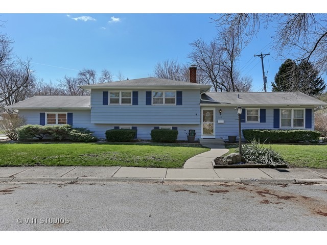 604 Juniper Dr, Naperville, IL 60540 photo 1