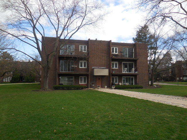 1430 Sandstone Dr #304, Wheeling, IL 60090 photo 2