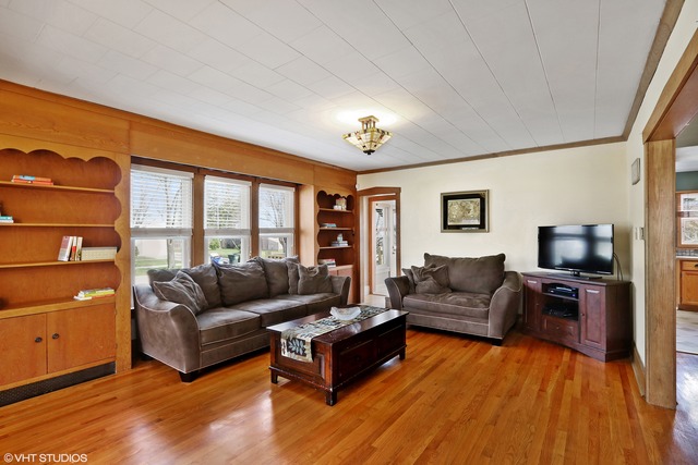 1461 White St, Des Plaines, IL 60018 photo 3