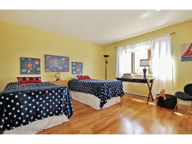 1551 Maple St, Glenview, IL 60025 photo 10