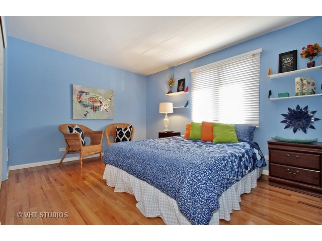 1551 Maple St, Glenview, IL 60025 photo 9
