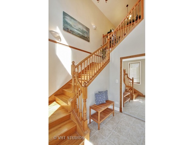 1551 Maple St, Glenview, IL 60025 photo 2