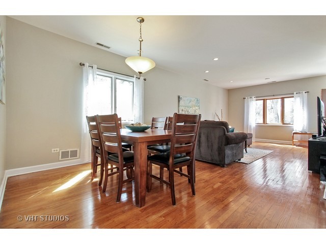 1551 Maple St, Glenview, IL 60025 photo 5