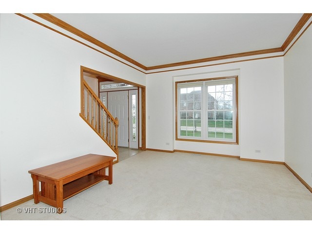 1240 Tunbridge Trl, Algonquin, IL 60102 photo 5