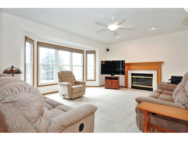 1240 Tunbridge Trl, Algonquin, IL 60102 photo 6