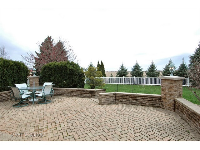 1240 Tunbridge Trl, Algonquin, IL 60102 photo 18