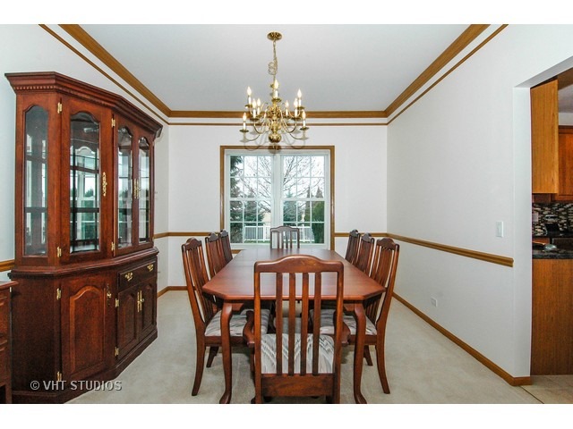 1240 Tunbridge Trl, Algonquin, IL 60102 photo 4