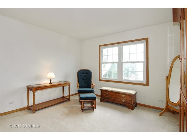 1240 Tunbridge Trl, Algonquin, IL 60102 photo 12