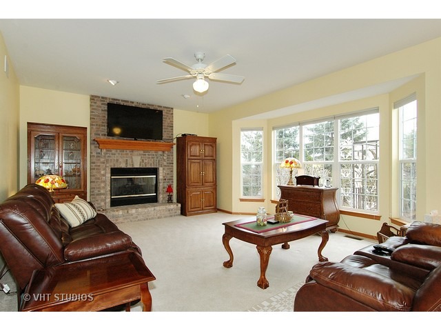 4 Brindlewood Ct, Algonquin, IL 60102 photo 4