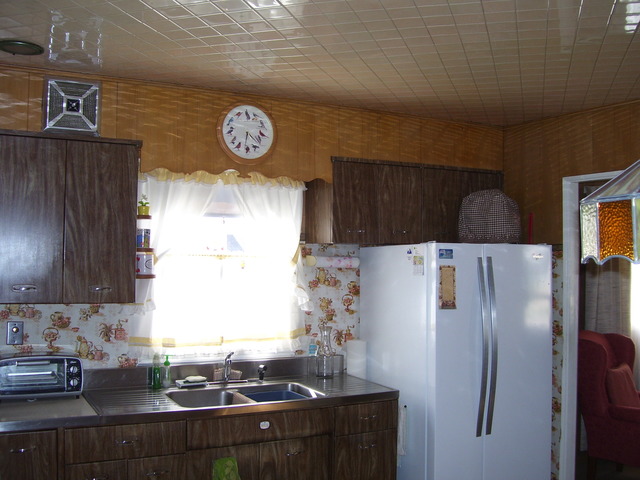 935 Walter Ave, Aurora, IL 60505 photo 3