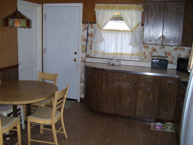 935 Walter Ave, Aurora, IL 60505 photo 5