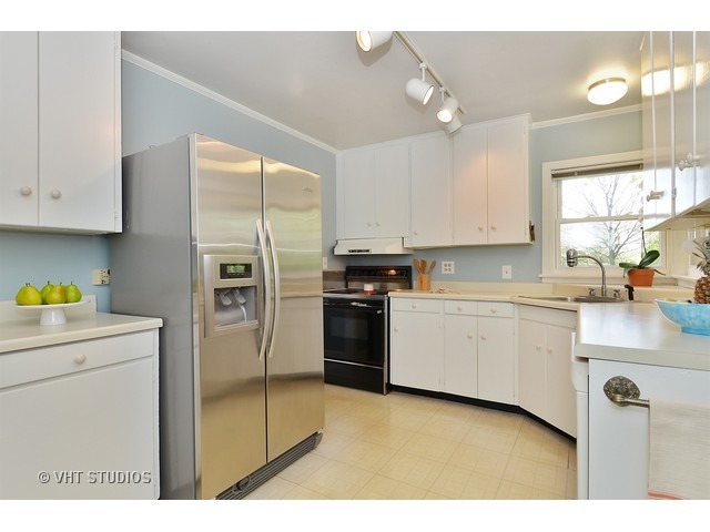 2557 Glenview Rd, Glenview, IL 60025 photo 5