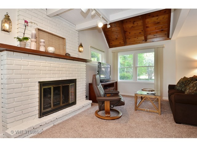 2557 Glenview Rd, Glenview, IL 60025 photo 3