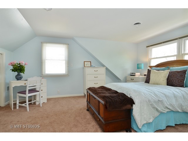 2557 Glenview Rd, Glenview, IL 60025 photo 9